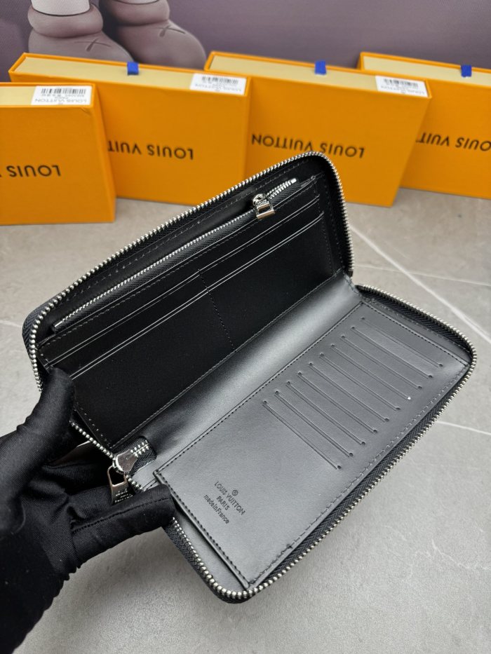 LV Zippy Wallet M63095 LM07 20cm