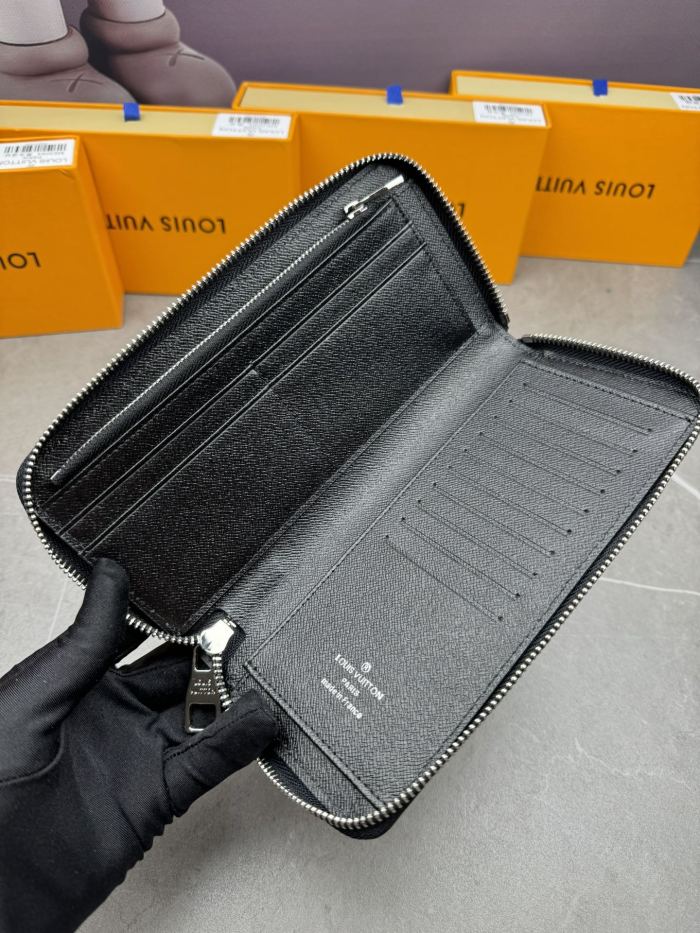 LV Zippy Wallet M63095 LM07 20cm