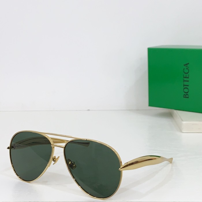 Bottega Veneta Sunglasses BV1305S SM061