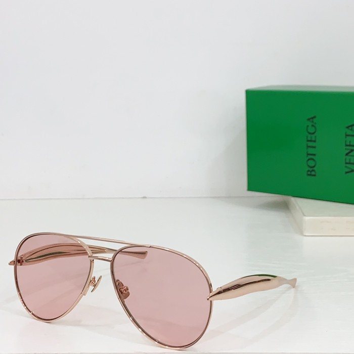 Bottega Veneta Sunglasses BV1305S SM061