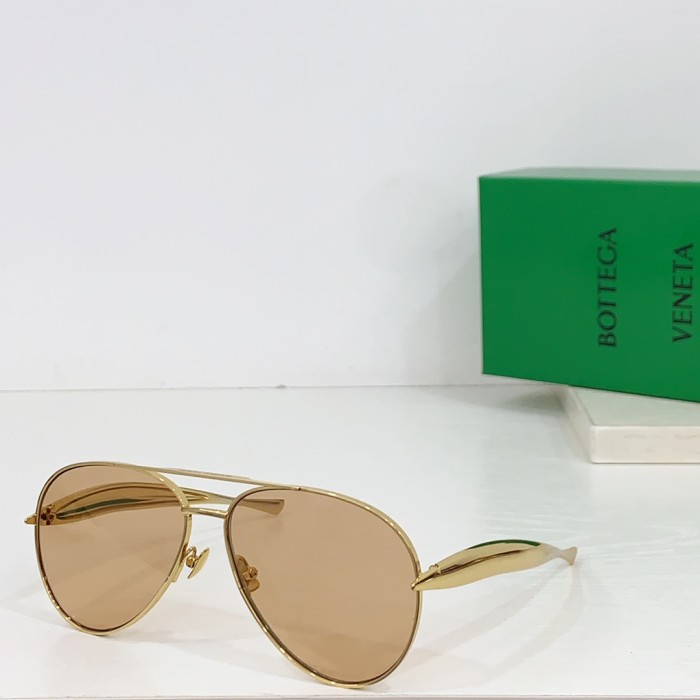 Bottega Veneta Sunglasses BV1305S SM061