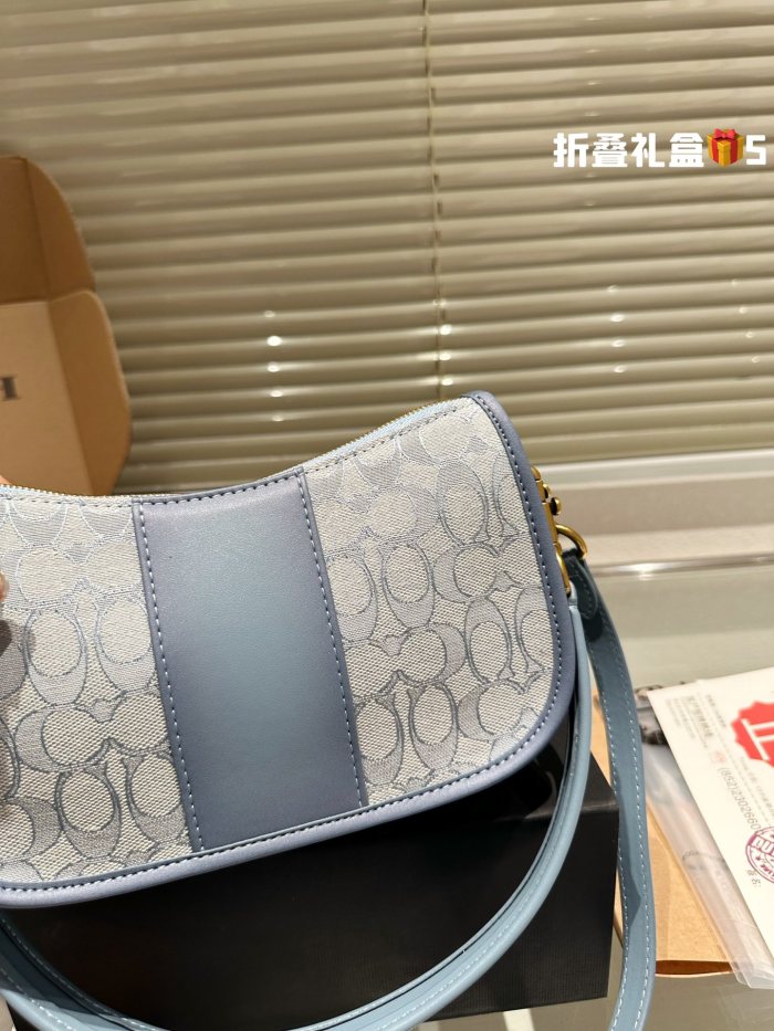 COACH SWINGER Bag 006 LLS551 23cm