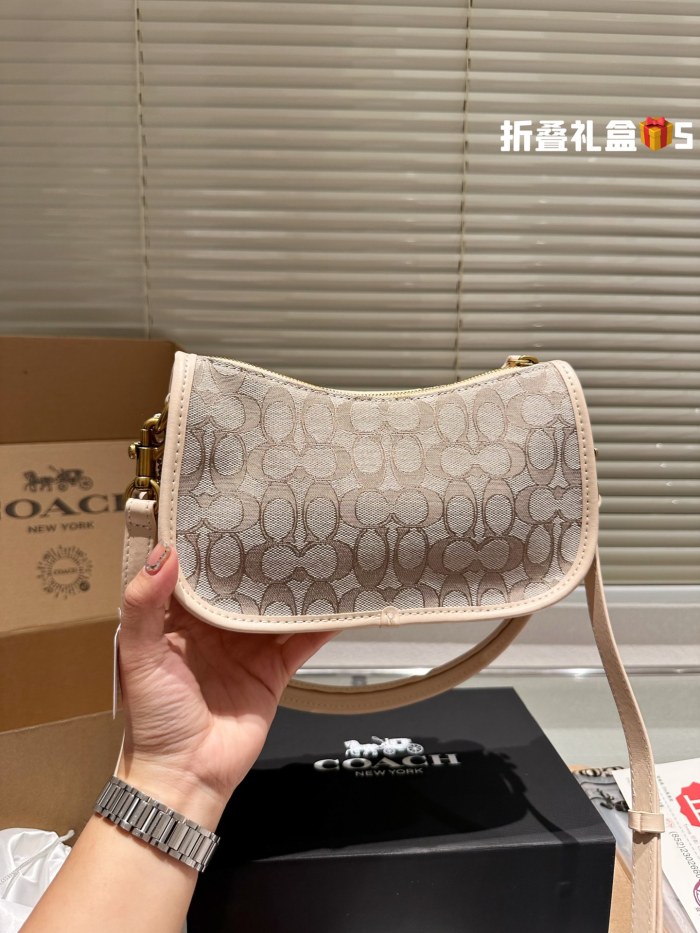 COACH SWINGER Bag 006 LLS551 23cm