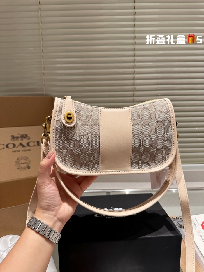 COACH SWINGER Bag 006 LLS551 23cm