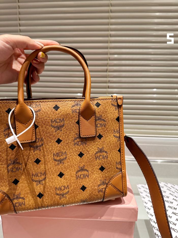 MCM Munchen Tote 022 LLS551 24cm