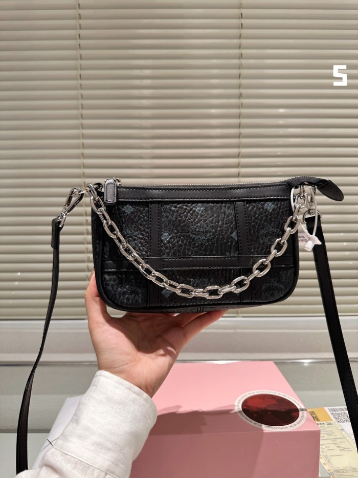MCM Aren Shoulder Bag 038 LLS521 21cm