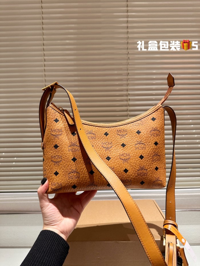 MCM Aren Hobo Bag 035 LLS071 26cm