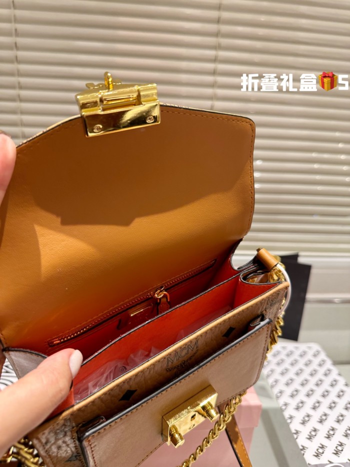 MCM Shoulder Bag 015 LLS051 18cm