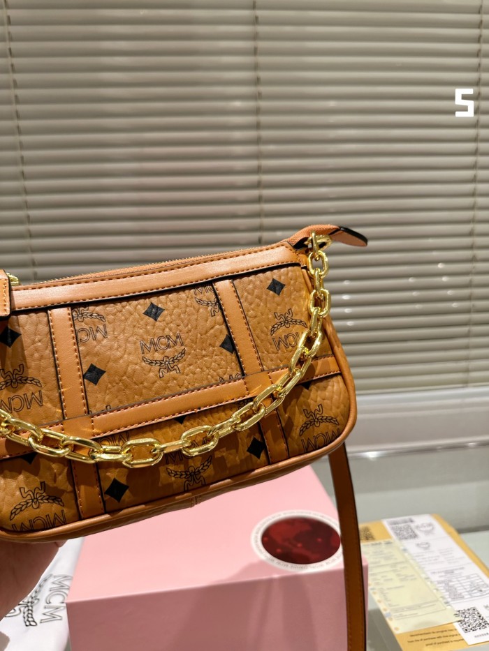 MCM Aren Shoulder Bag 038 LLS521 21cm