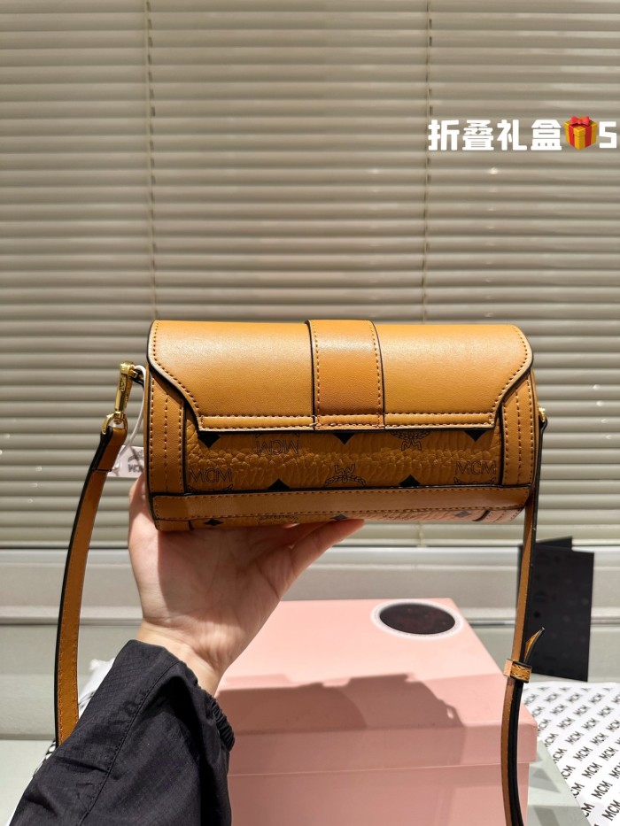 MCM Shoulder Bag 020 LLS551 21cm