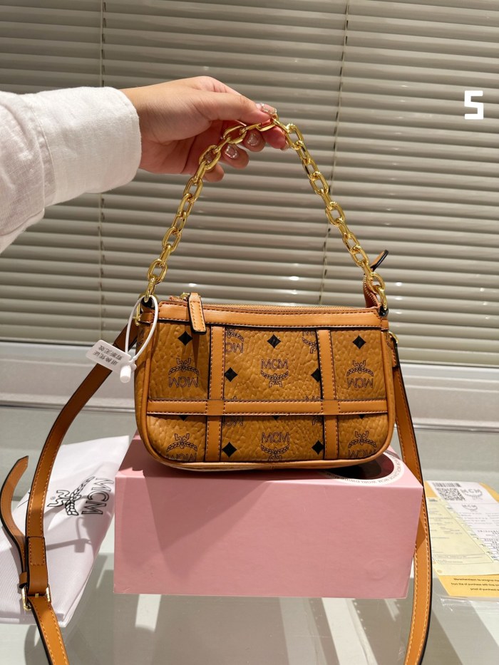 MCM Aren Shoulder Bag 038 LLS521 21cm