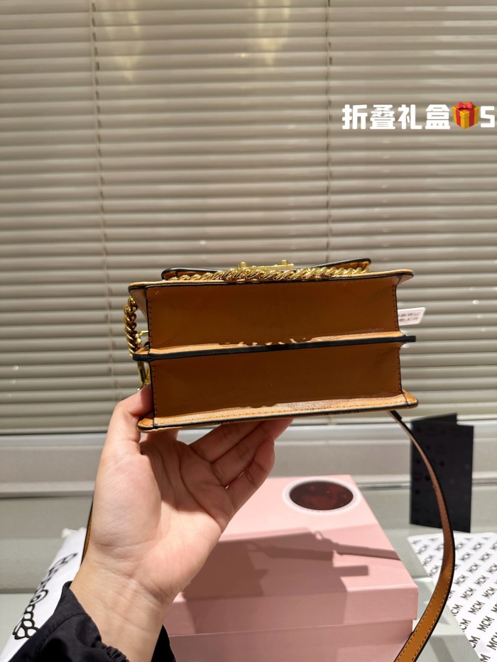 MCM Shoulder Bag 015 LLS051 18cm