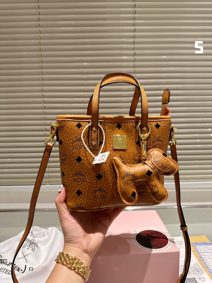 MCM Tote 009 LLS531 20cm