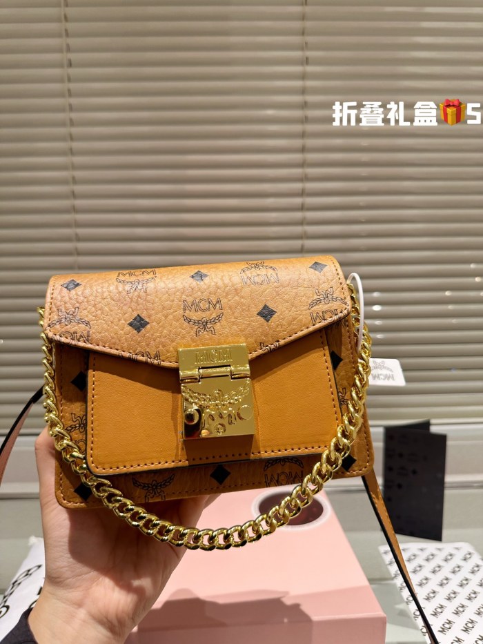 MCM Shoulder Bag 015 LLS051 18cm