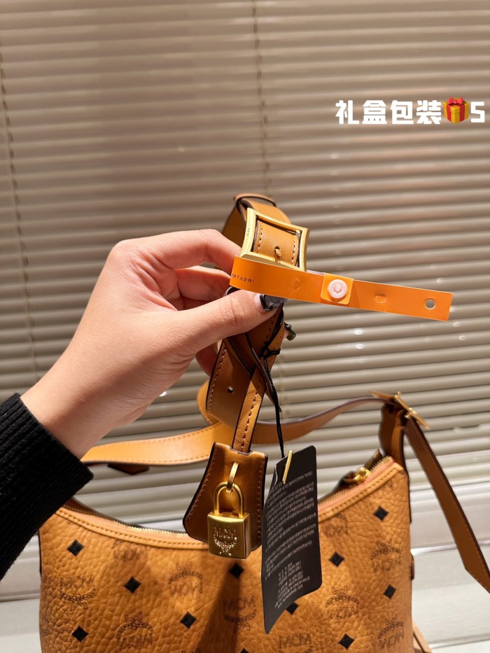 MCM Aren Hobo Bag 035 LLS071 26cm