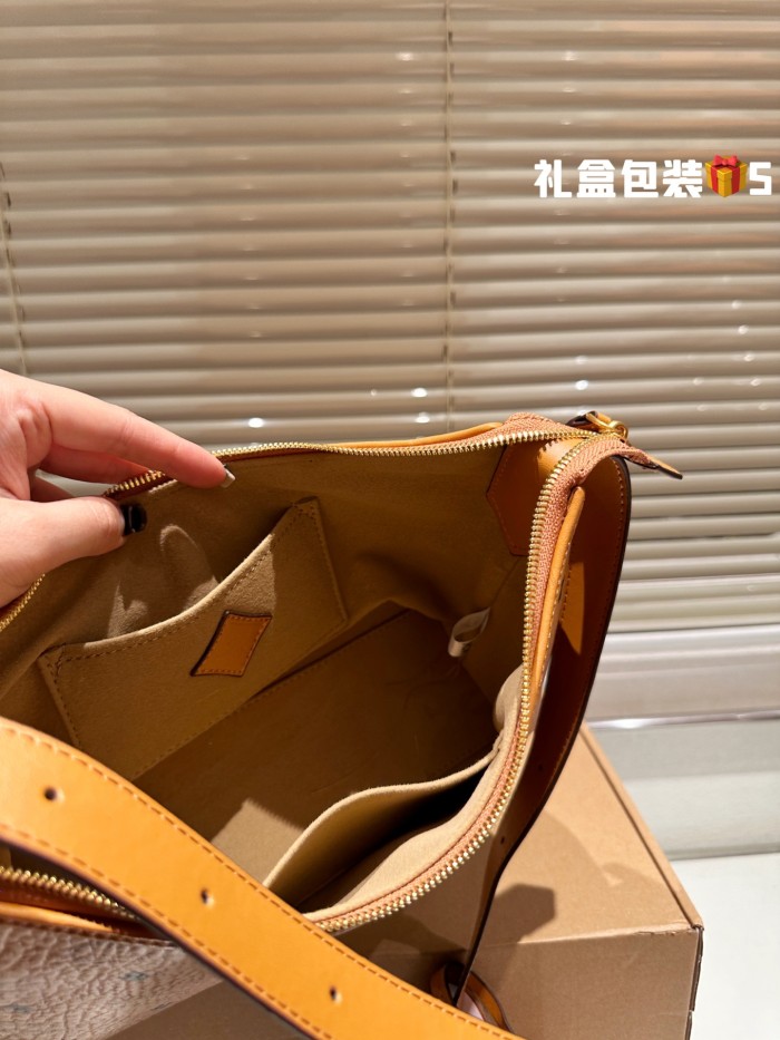 MCM Aren Hobo Bag 035 LLS071 26cm