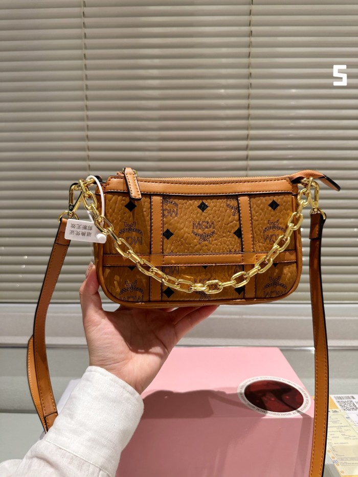 MCM Aren Shoulder Bag 038 LLS521 21cm