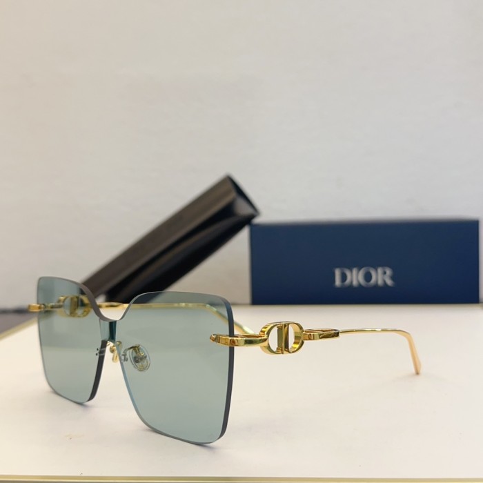 Dior Sunglasses Chain M1U SM051