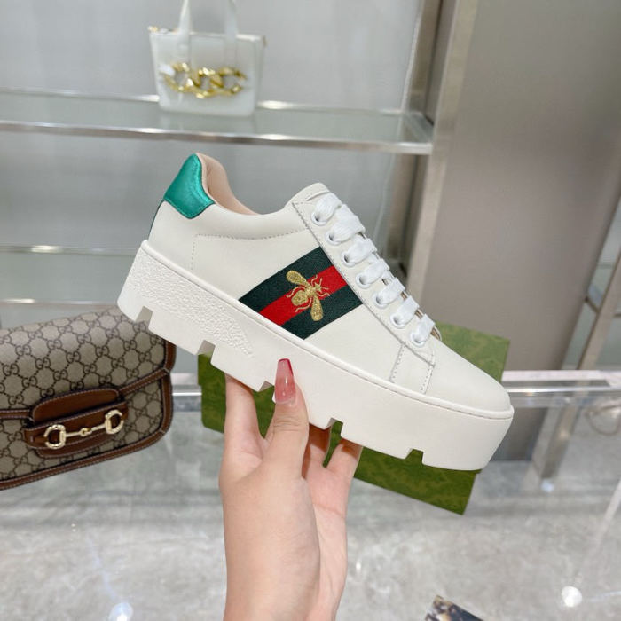 Gucci 033 Casual shoes HL052