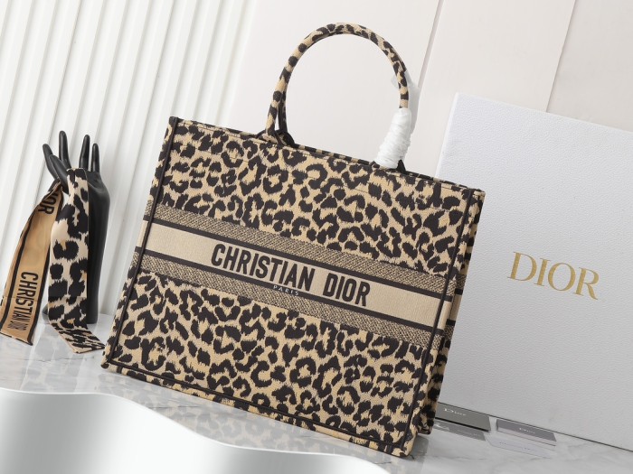 High quality Dior Book Tote 0175 LM042062 36-42cm