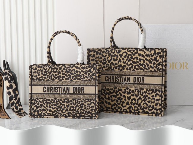 High quality Dior Book Tote 0175 LM042062 36-42cm