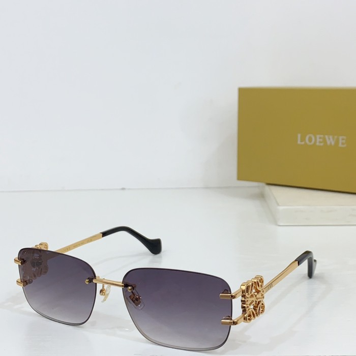 Loewe Sunglasses LW5106S SM051