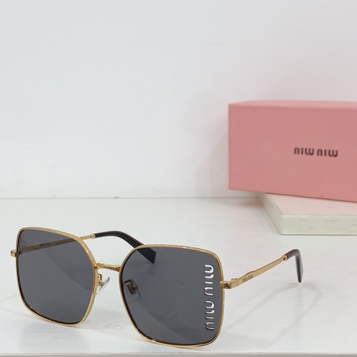 Miu Miu Sunglasses SMU 51Y SM011