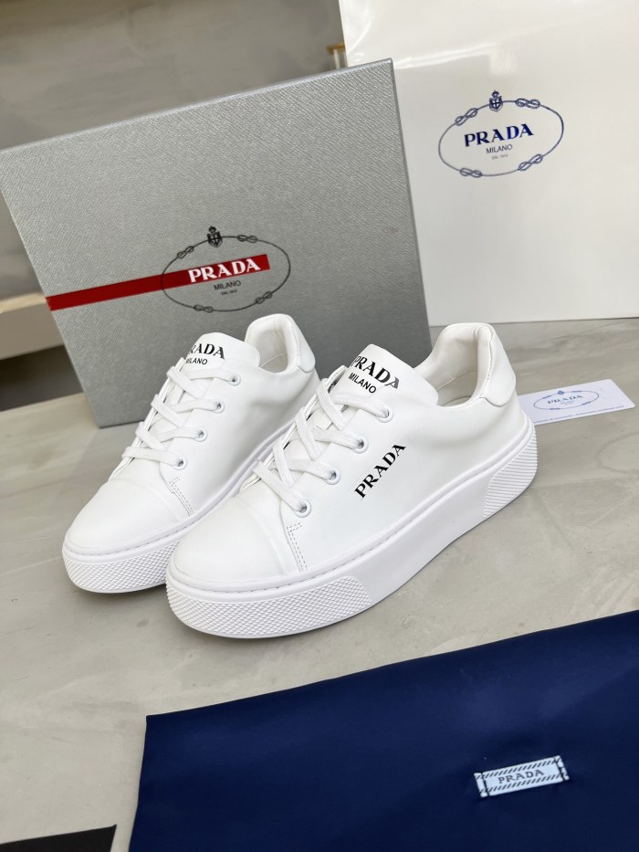 Prada 014 Casual shoes XM092