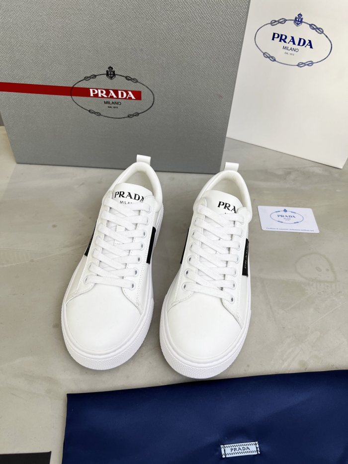 Prada 014 Casual shoes XM092