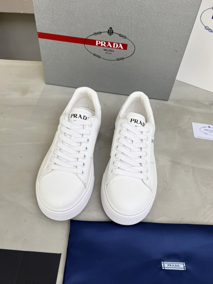 Prada 013 Casual shoes XM092