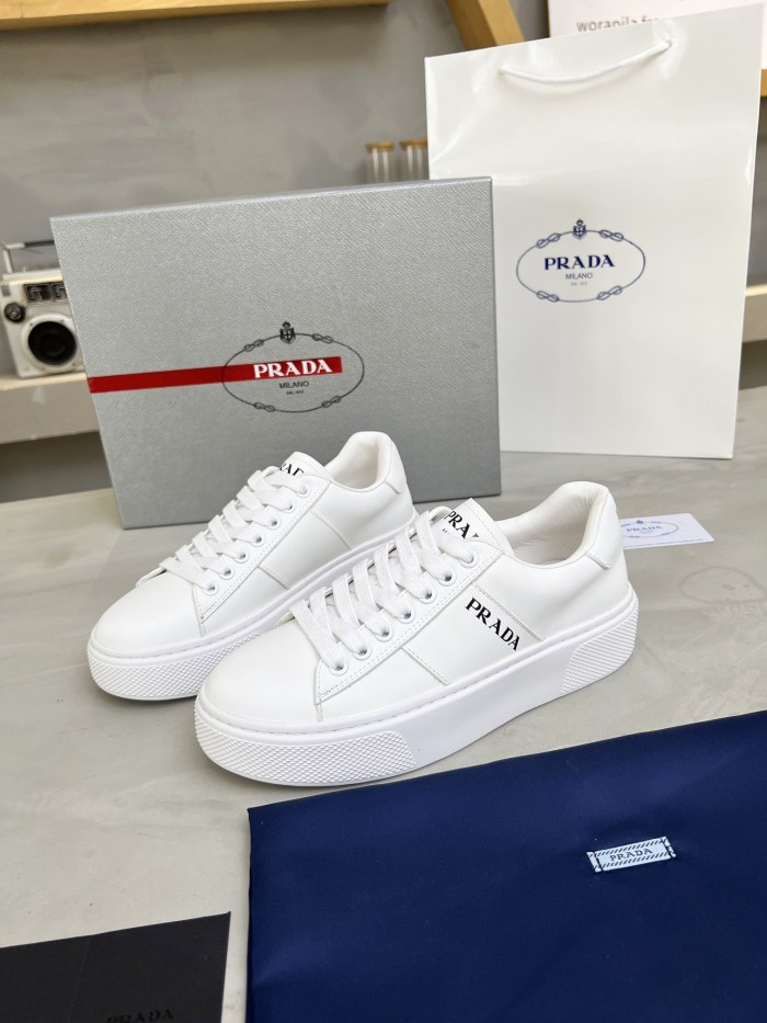 Prada 013 Casual shoes XM092