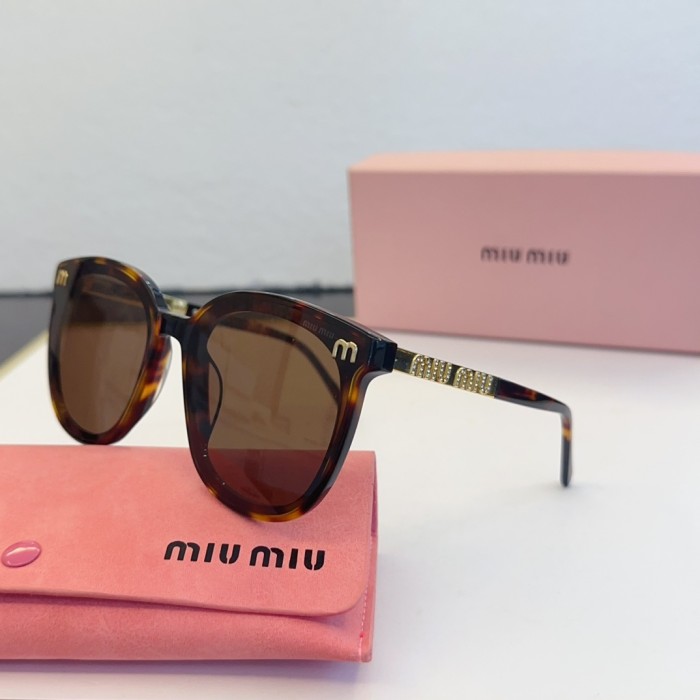 Miu Miu Sunglasses SMU 20S SM061