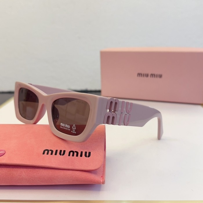 Miu Miu Sunglasses SMU 09WS SM061