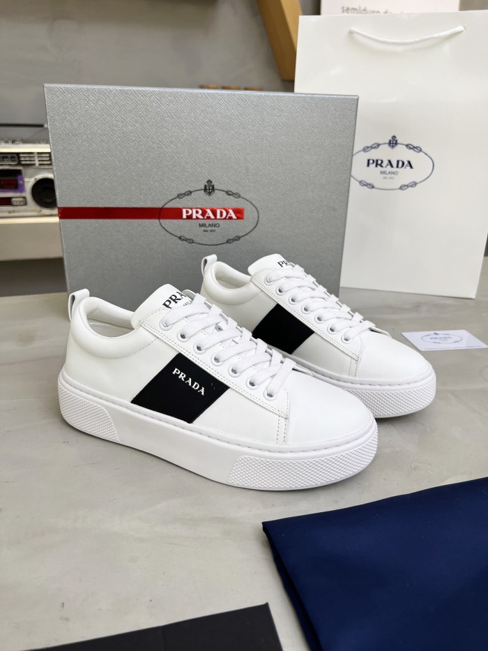 Prada 014 Casual shoes XM092