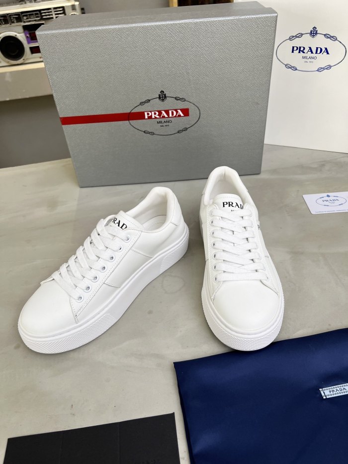 Prada 013 Casual shoes XM092