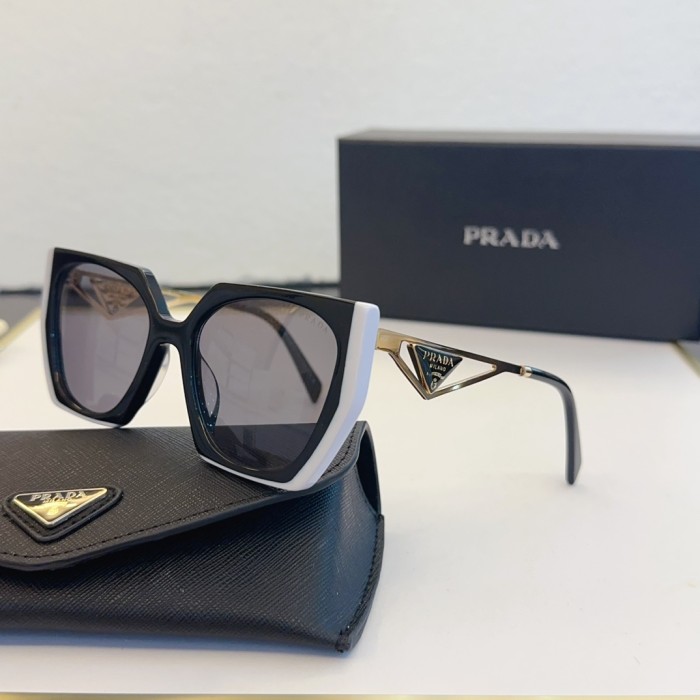 Prada Sunglasses SPR 89W SM021