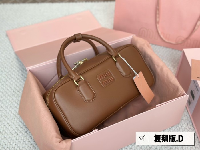 Miu Miu Handbag 002 LLS581591 22-27cm