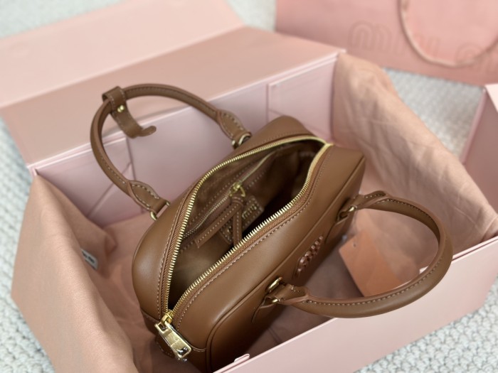 Miu Miu Handbag 002 LLS581591 22-27cm