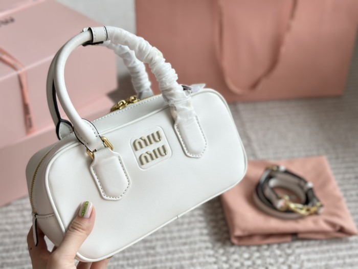 Miu Miu Handbag 003 LLS581 22cm