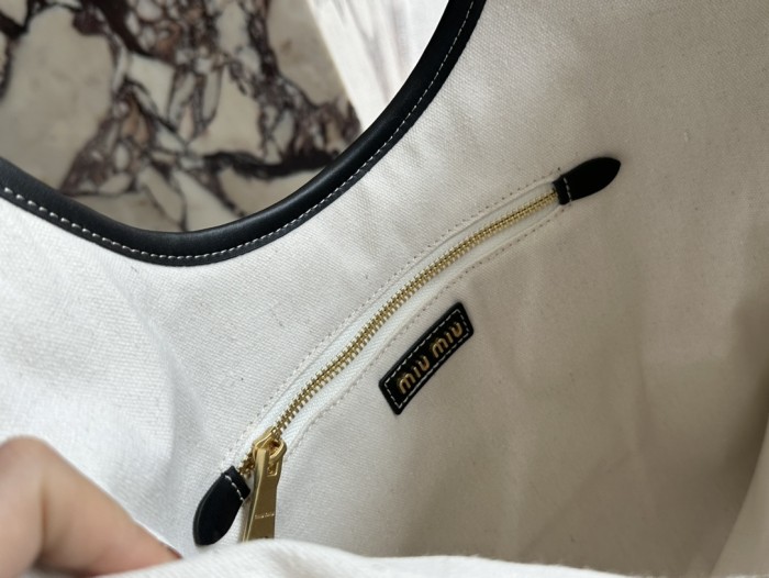 Miu Miu Tote 004 LLS071 35cm