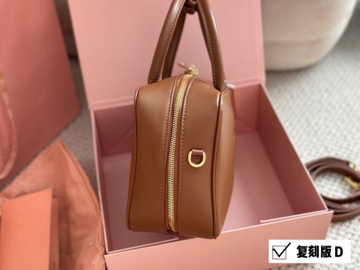 Miu Miu Handbag 006 LLS081 27cm