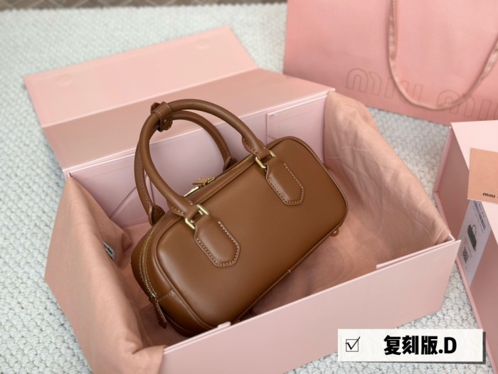 Miu Miu Handbag 002 LLS581591 22-27cm