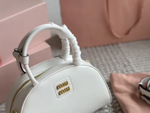 Miu Miu Handbag 008 LLS571 21cm
