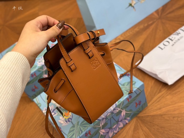 Loewe Hammock Bag 002 LLS051 20cm