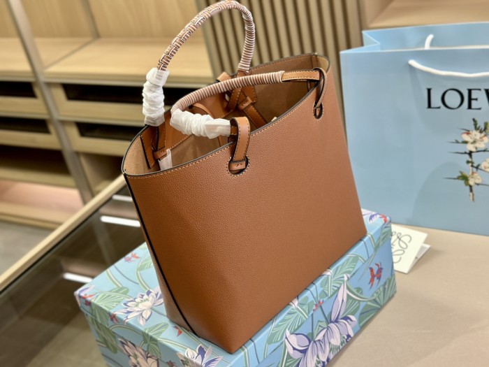 Loewe Tote 016 LLS551 28cm