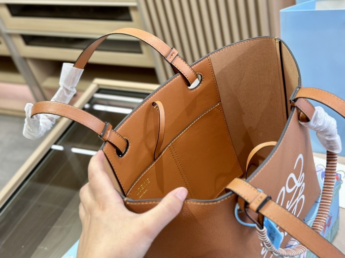 Loewe Tote 016 LLS551 28cm