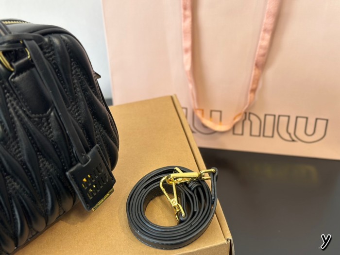 Miu Miu Handbag 002 DB081 25cm