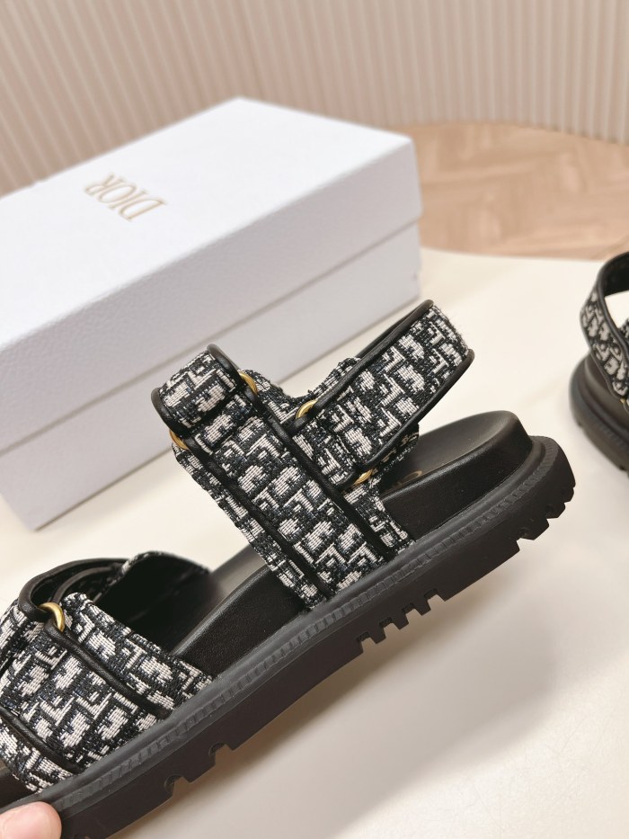 Dior shoes 045 HL052