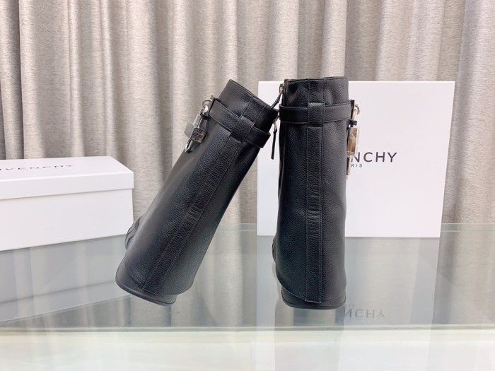 Givenchy 007 boots XM027