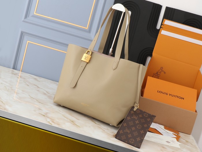 LV Low Key Cabas Bag M25341 LM091 47cm